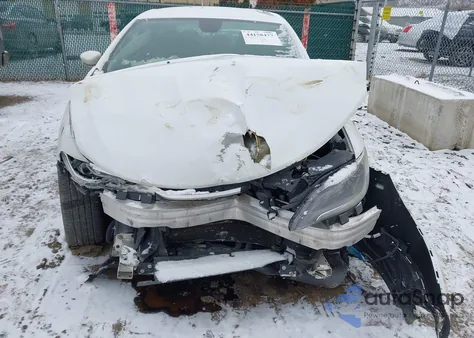 2015 Chrysler 200 Limited z USA, uszkodzony, nr VIN 1C3CCCAB9FN608802